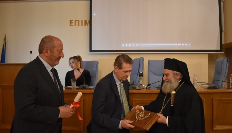 Ο-Μάνης-στην-εκδήλωση-του-Επιμελητηρίου-Λακωνίας