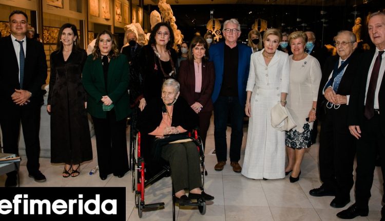 Μουσείο-Ακρόπολης:-Μια-φωτογραφία-και-μια-ανάμνηση-στη-μνήμη-της-Ελένης-Γλύκατζη-Αρβελέρ