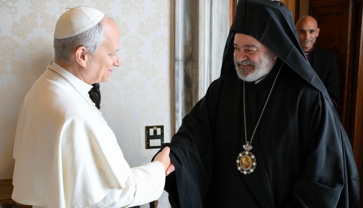 Ο-Μητροπολίτης-Ιταλίας-Πολύκαρπος-συναντήθηκε-με-τον-Πάπα-Λέοντα-ΙΔ’