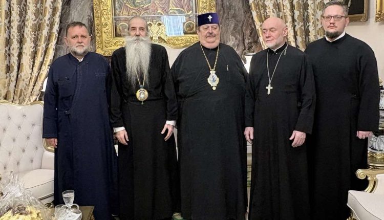 Επίσκεψη-του-Αρχιεπισκόπου-Λιούμπλιν-και-Χελμ-στον-Πειραιώς-Σεραφείμ