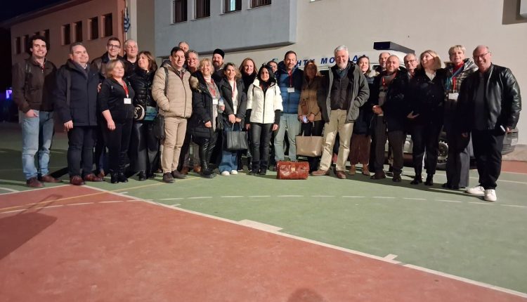 Οι-κάτοικοι-των-Καλών-Νερών-«αγκάλιασαν»-τους-«Λειτουργούς-Υγείας-της-Αγάπης»