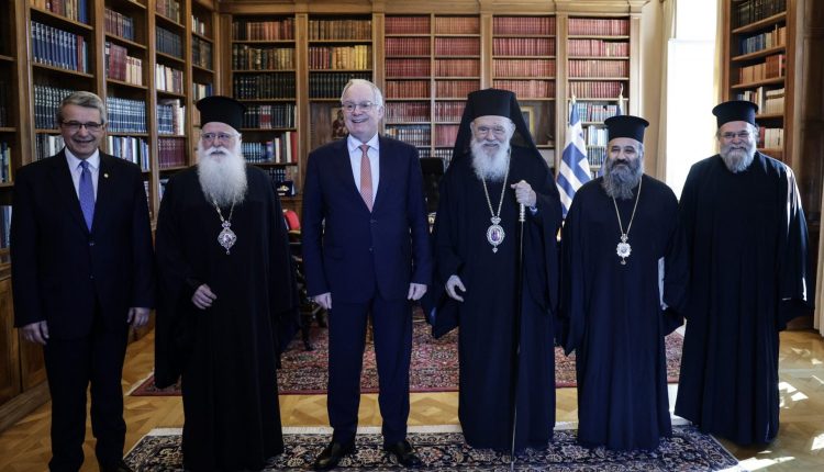 Συνάντηση-Αρχιεπισκόπου-Ιερωνύμου-με-τον-ΠτΔ-Κωνσταντίνο-Τασούλα