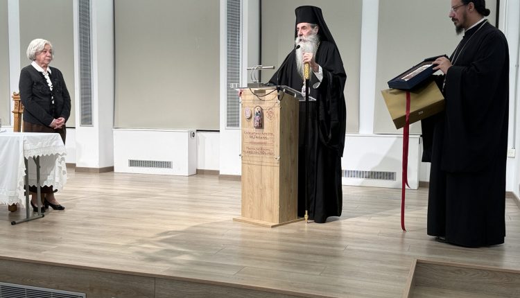 Μητροπολίτης-Πειραιώς:-«Είναι-μια-θυσία-να-είσαι-Πρεσβυτέρα»