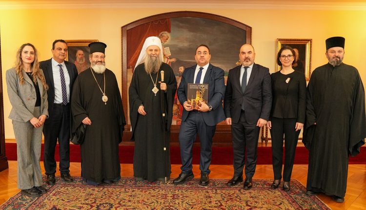 Στον-Πατριάρχη-Σερβίας-ο-Επίσκοπος-Μεσαορίας-και-ο-Υφυπουργός-Τουρισμού-της-Κύπρου