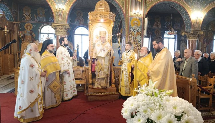 Ο-Επίσκοπος-Κεράμων-στον-Ιερό-Ναό-Αγίας-Μαρίνης-Ηλιουπόλεως-για-την-Παναγία-Οστρομπράμσκα