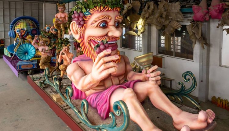 Πόλος-έλξης-για-ολόκληρη-τη-χώρα-η-«βασίλισσα»-του-Καρναβαλιού-–-Στο-100%-οι-προκρατήσεις-στην-Πάτρα