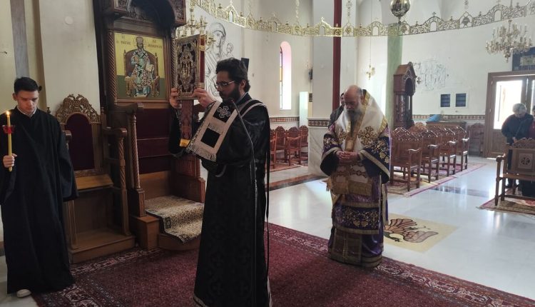 Η-ακολουθία-των-Προηγιασμένων-Τιμίων-Δώρων-στην-«Κόκκινη-Εκκλησιά»-Καρδίτσης