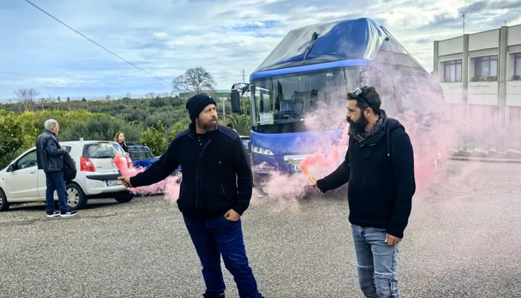 Με-λεωφορεία-και-ΙΧ-οι-αγρότες-της-Αχαΐας-μεταβαίνουν-στο-συλλαλητήριο-της-Αθήνας