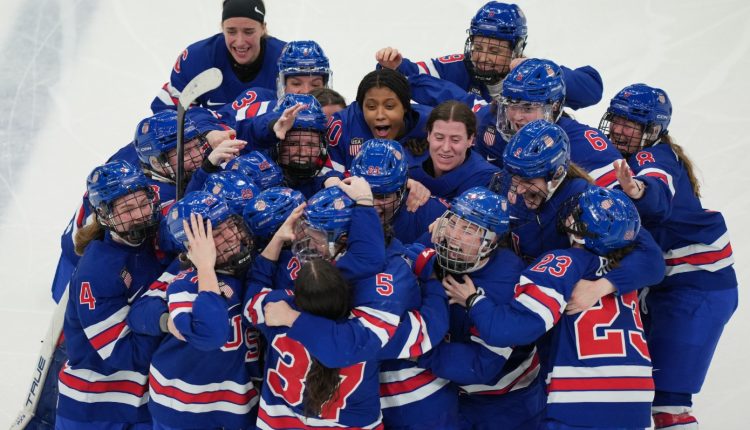 ΗΠΑ:-Αρνήθηκε-την-πρόσκληση-του-Τραμπ-η-«χρυσή»-ομάδα-γυναικών-χόκεϊ-επί-πάγου