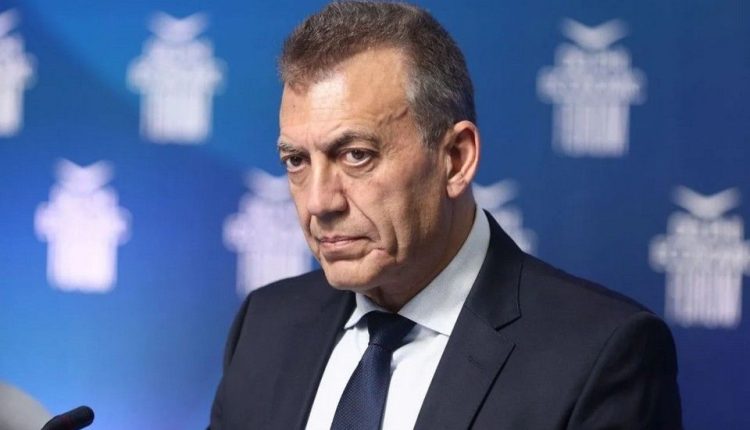 Γιάννης-Βρούτσης-για-μακαριστό-πρώην-Θήρας-Επιφάνιο:-Πολύτιμη-παρακαταθήκη-για-τις-Κυκλάδες-το-έργο-του