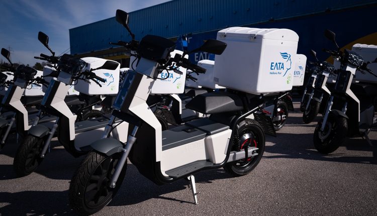 Ανανέωση-του-στόλου-των-ΕΛΤΑ-με-250-ηλεκτρικά-δίκυκλα-ελληνικής-παραγωγής-για-τη-διανομή-αλληλογραφίας