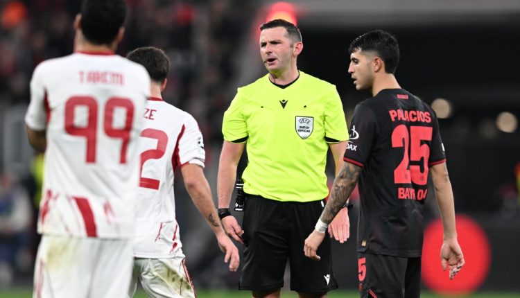 Λεβερκούζεν-–-Ολυμπιακός:-Οι-αποφάσεις-της-διαιτησίας-προκάλεσαν-πικρία