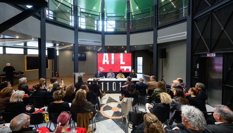 Η-Αθήνα-γίνεται-η-παγκόσμια-πρωτεύουσα-του-βιβλίου:-Ξεκινά-το-1ο-Διεθνές-Φεστιβάλ-Λογοτεχνίας