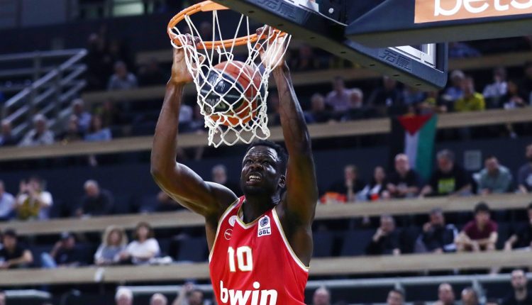 Ολυμπιακός:-Δήλωσε-τον-Μουσταφά-Φαλ-στη-euroleague