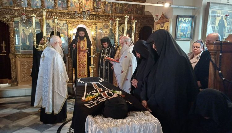 Εξόδιος-Ακολουθία-Μοναχής-Ξένης-της-ΙΜ.-Αγίων-Αναργύρων-Ερμιόνης