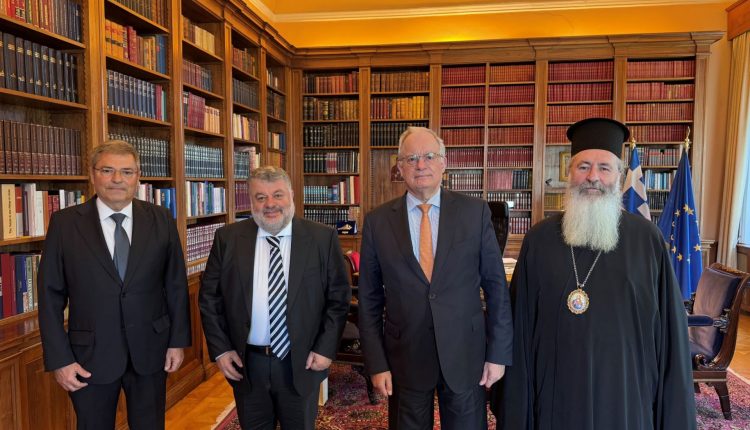 Συνάντηση-Μητροπολίτη-Κεφαλληνίας-με-τον-ΠτΔ-Κωνσταντίνο-Τασούλα