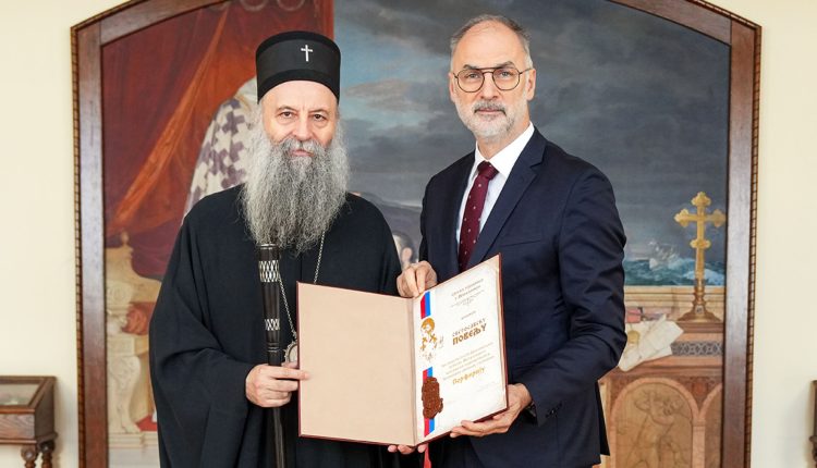 Ο-Αντιπρόεδρος-της-Κυβέρνησης-των-Σκοπίων,-Ιβάν-Στοίλκοβιτς,-στον-Πατριάρχη-Σερβίας