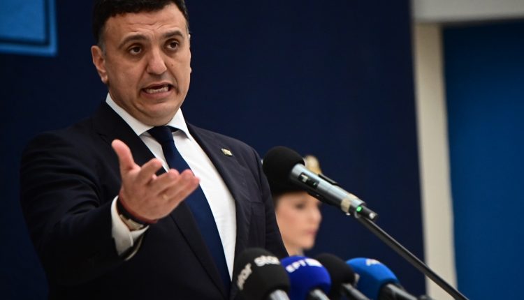 Σε-συνεχή-επικοινωνία-με-τα-ελληνικά-πλοία-στον-Περσικό-Κόλπο-το-υπουργείο-Ναυτιλίας