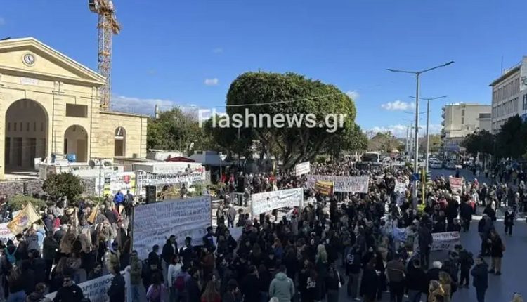 Συλλαλητήρια-για-την-τραγωδία-των-Τεμπών,-σε-Χανιά-και-Ρέθυμνο-–-Κύριο-αίτημα-η-απόδοση-δικαιοσύνης