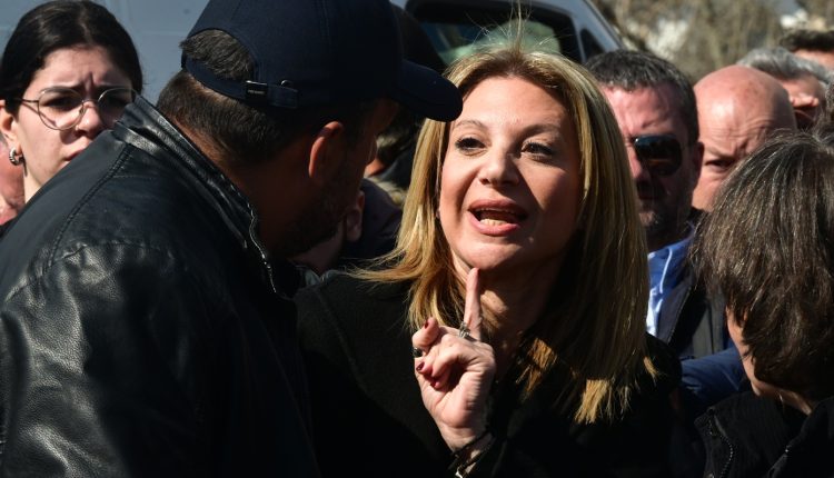 Ο-Πάνος-Ρούτσι-διαψεύδει-τα-περί-«έντασης»-με-τη-Μαρία-Καρυστιανού-–-«Δεν-είχε-δηλωθεί-στη-λίστα-των-ομιλητών»,-λέει-πατέρας-θύματος