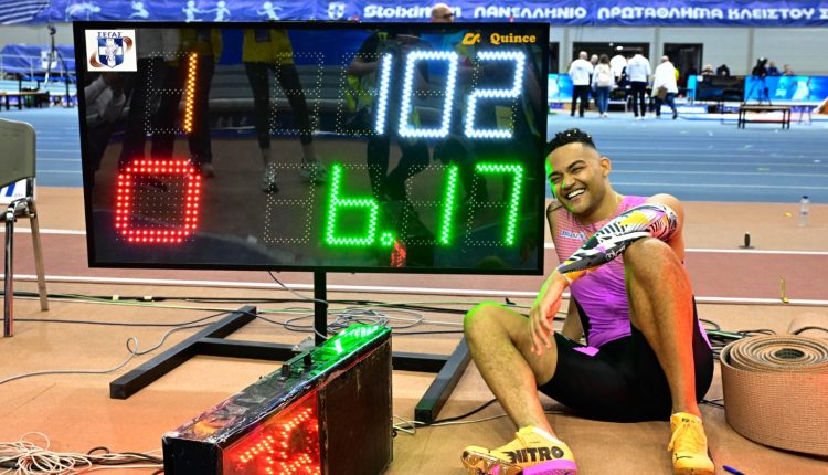 Απίστευτος-Καραλής:-Με-6,17μ.-έκανε-τη-2η-καλύτερη-επίδοση-όλων-των-εποχών-στο-άλμα-επί-κοντώ