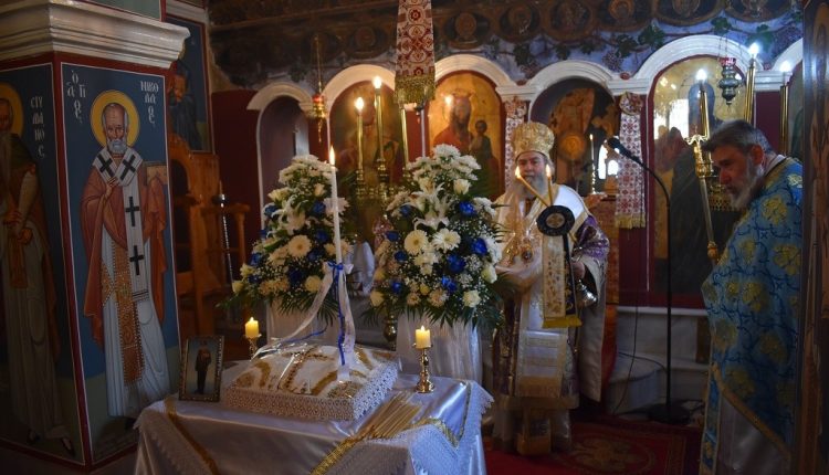 Θεία-Λειτουργία-στον-ΙΝαό-Αγ.-Νικολάου-Σμήνους-Λακωνίας