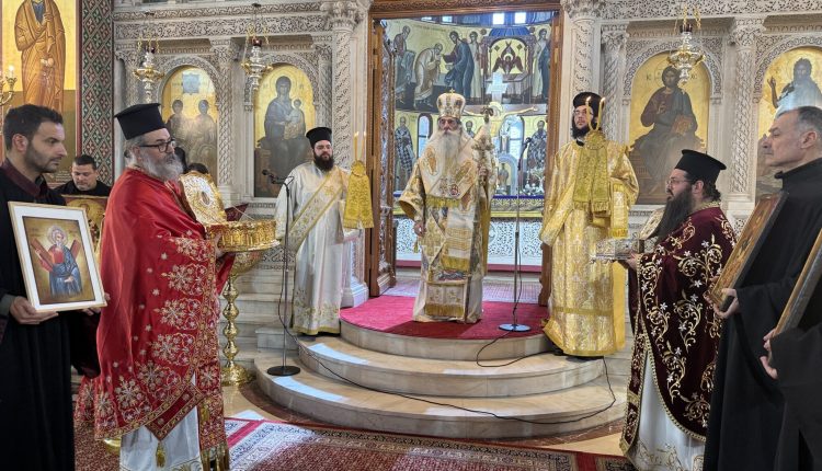 Η-Κυριακή-της-Ορθοδοξίας-στον-Καθεδρικό-Ιερό-Ναό-Αγίας-Τριάδος-Πειραιώς