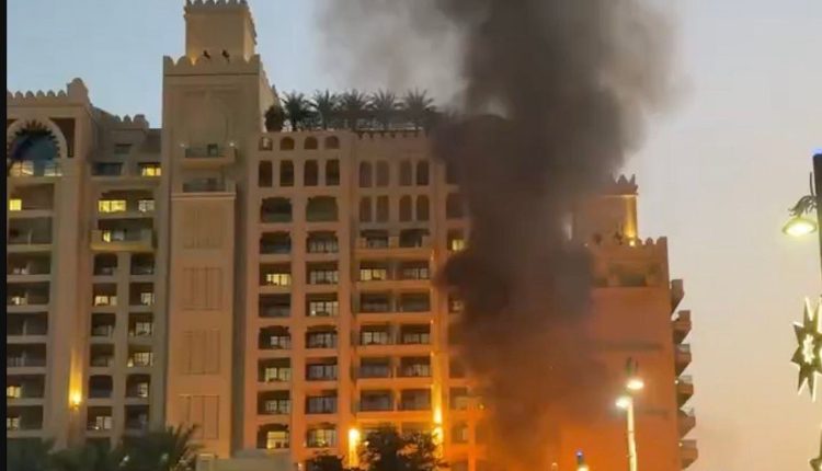 Ελληνίδα-κάτοικος-του-Ντουμπάι-στο-newsbeast:-«Είναι-σαν-να-βλέπουμε-ταινία-τρόμου,-ακούμε-συνεχώς-δυνατούς-θορύβους»