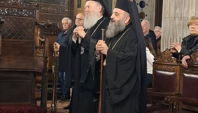 Ο-Επίσκοπος-Σκιάθου-Ιωάννης-στον-Β’-Κατανυκτικό-Εσπερινό-στην-Χαλκίδα