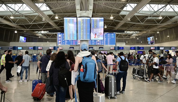 Ακυρώσεις-πτήσεων-στο-«Ελευθέριος-Βενιζέλος»-μετά-το-κλείσιμο-αεροδρομίων-στη-Μέση-Ανατολή