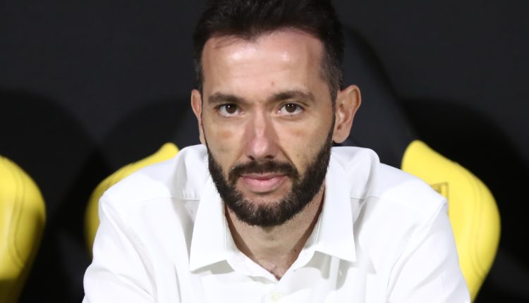 Απίστευτο:-Η-Βαλένθια-αφαίρεσε-τον-Κορμπεράν-από-την-παρουσίαση-για-να-μην-τον-αποδοκιμάζουν!