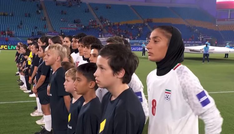 Η-σιωπηλή-διαμαρτυρία-της-εθνικής-ομάδας-ποδοσφαίρου γυναικών-του-Ιράν-–-Δεν-τραγούδησαν-τον-εθνικό-ύμνο-της-χώρας