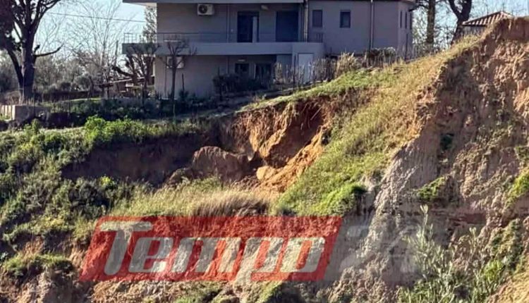 Ρωγμές-στο-έδαφος-και-κατολισθήσεις-απειλούν-κατοικίες-στην-Πάτρα-–-«Φύγετε-από-το-σπίτι,-κινδυνεύετε»