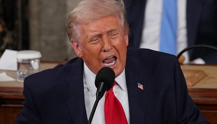 Ο-Τραμπ-ισχυρίζεται-ότι-οι-Ιρανοί-τώρα-θέλουν-να-συζητήσουν-και-τους-απαντά:-«Πολύ-αργά»