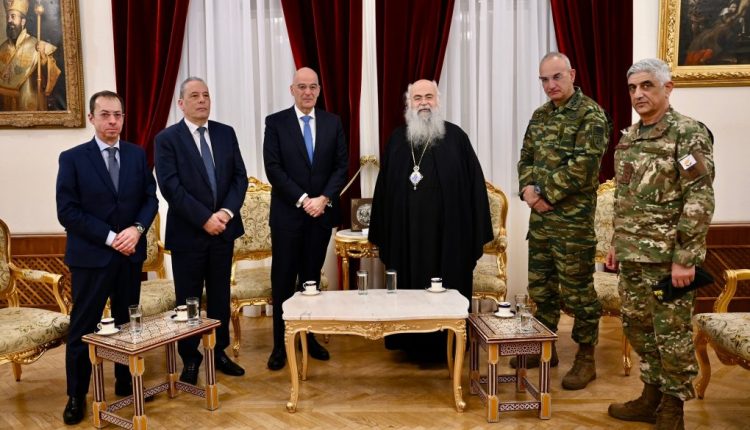 Συνάντηση-Νίκου-Δένδια-με-τον-Αρχιεπίσκοπο-Κύπρου-στη-Λευκωσία