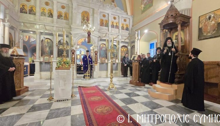 Ο-Β’-Κατανυτικός-Εσπερινός-στη-Μητρόπολη-Σύμης