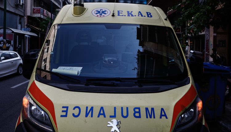 Παράσυρση-πεζού-από-λεωφορείο-στο-Δημοτικό-Θέατρο-Πειραιά