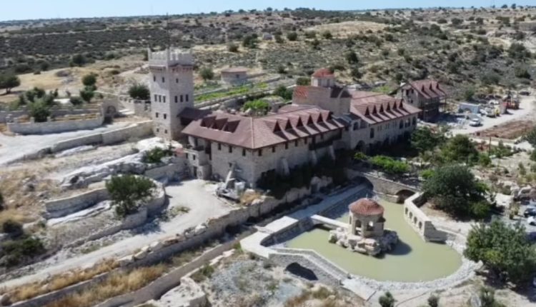 Καταφύγιο-στην-αγκαλιά-της-εκκλησίας-σε-κατοίκους-του-Ακρωτηρίου