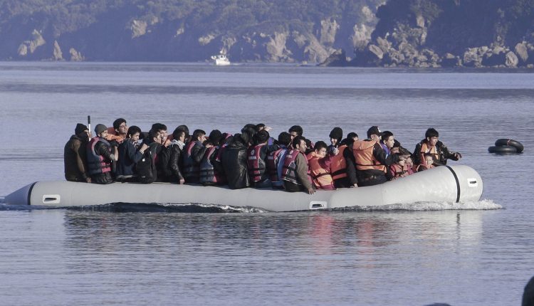 Εκατοντάδες-μετανάστες-έφτασαν-στην-Κρήτη-σήμερα-τα-ξημερώματα
