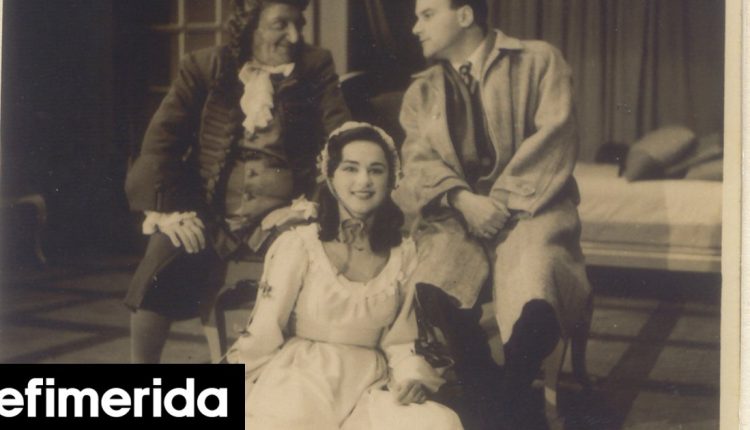 Στο-Δημοτικό-Θέατρο-Πειραιά-στήνουν-καμαρίνι-της-Αλίκης-Βουγιουκλάκη-[εικόνες]