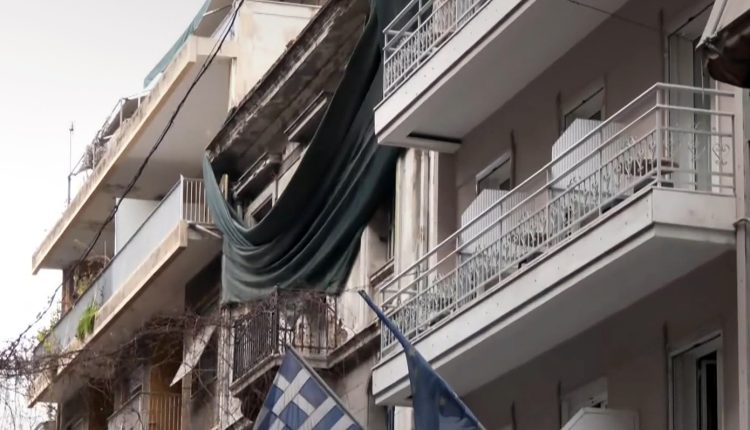 Θρίλερ-με-τον-θάνατο-15χρονου-μαθητή-που-έπεσε-από-μπαλκόνι-ξενοδοχείου-στα-Εξάρχεια-–-Οι-φίλοι-του-τον-είδαν-να-πέφτει-στο-κενό