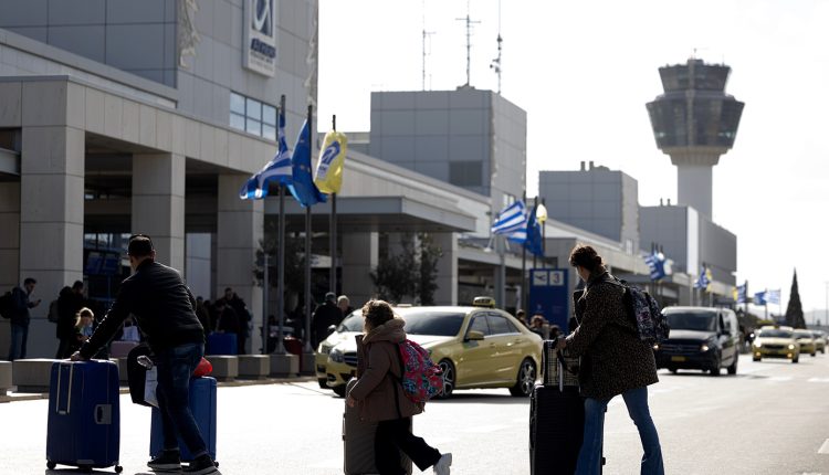 Ο-Σύνδεσμος-Τουριστικών-Γραφείων-δεν-βλέπει-μέχρι-στιγμής-ακυρώσεις-στα-οργανωμένα-ταξίδια-λόγω-του-πολέμου-στη-Μέση-Ανατολή