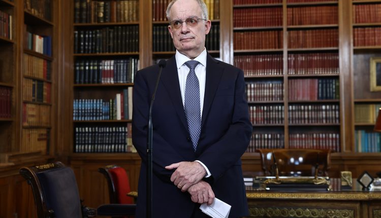 Τασούλας-για-Πετρούνια:-Για-άλλη-μια-φορά-γέμισε-όλους-τους-Έλληνες-με-υπερηφάνεια