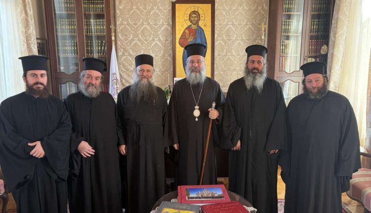 Κληρικοί-της-Ιεράς-Μητροπόλεως-Ρεθύμνης-και-Αυλοποτάμου-στη-ΣΜΥΚ-Κρήτης