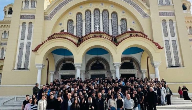 Πλήθος-μαθητών-από-την-Τρίπολη-στον-Άγιο-Ανδρέα-Πατρών