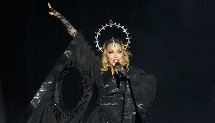 Η-Μαντόνα-απάντησε-στη-Θέλτα:-«Έχω-ακόμη-τη-φανέλα-σας»