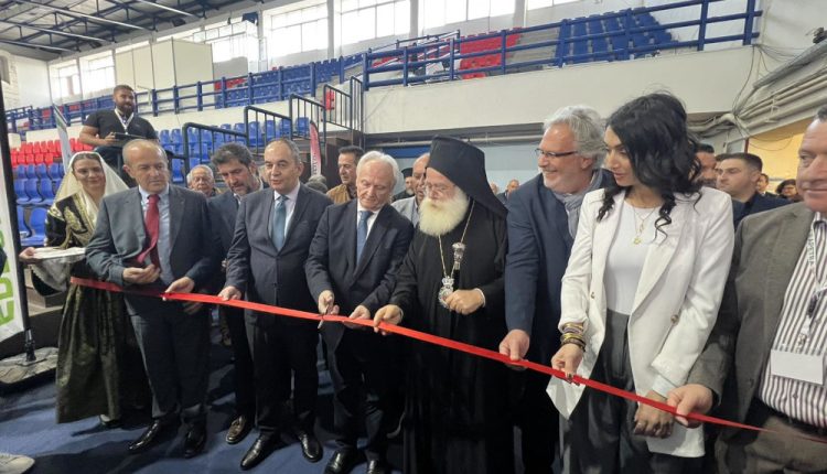 Ο-Ιεραπύτνης-Κύριλλος-τέλεσε-τον-Αγιασμό-των-εγκαινίων-της-έκθεσης-αγροτικών-προϊόντων-«fresh-expo-ierapetra-2026»