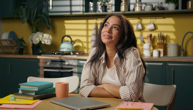 Από-τη-Σιωπή-στη-Δύναμη