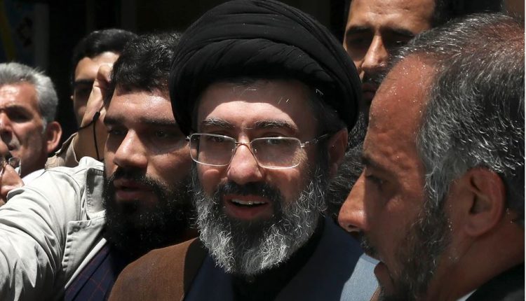 Ιράν:-Υπέδειξε-τον-γιο-του-Χαμενεΐ-ως-ανώτατο-ηγέτη