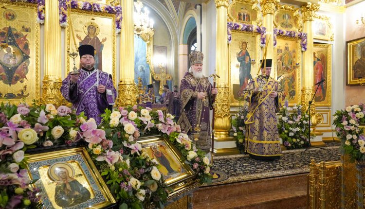 Η-ανακομιδή-των-λειψάνων-της-Αγίας-Ματρώνας-στο-Πατριαρχείο-Μόσχας